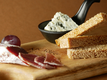 Medenjak, Gorgonzola & Sušeni svinjski file!